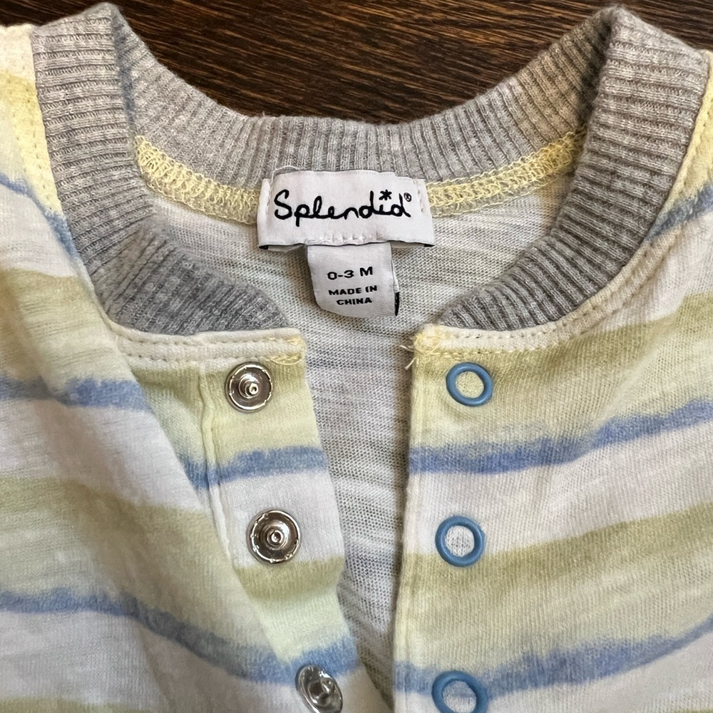 Splendid Shorts Romper 0-3 months​ - Picture 2 of 2